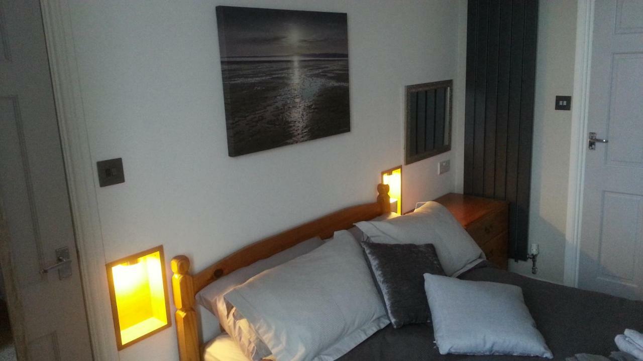 Apartment Chic บาร์มัธ ภายนอก รูปภาพ