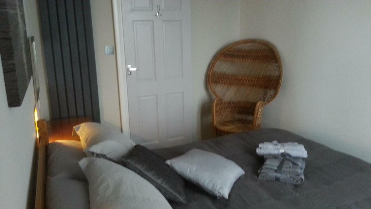 Apartment Chic บาร์มัธ ภายนอก รูปภาพ